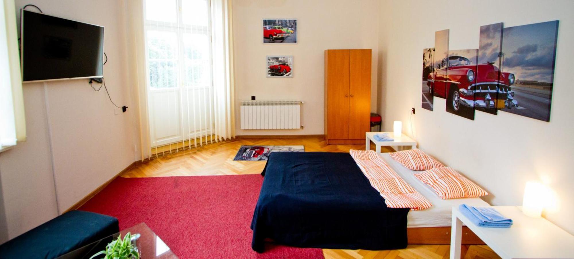 B Movie Guest Rooms Krakow Ngoại thất bức ảnh